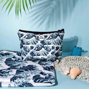 The Ultimate Sand Free Beach Towel (Includes Wet/Dry Bag)